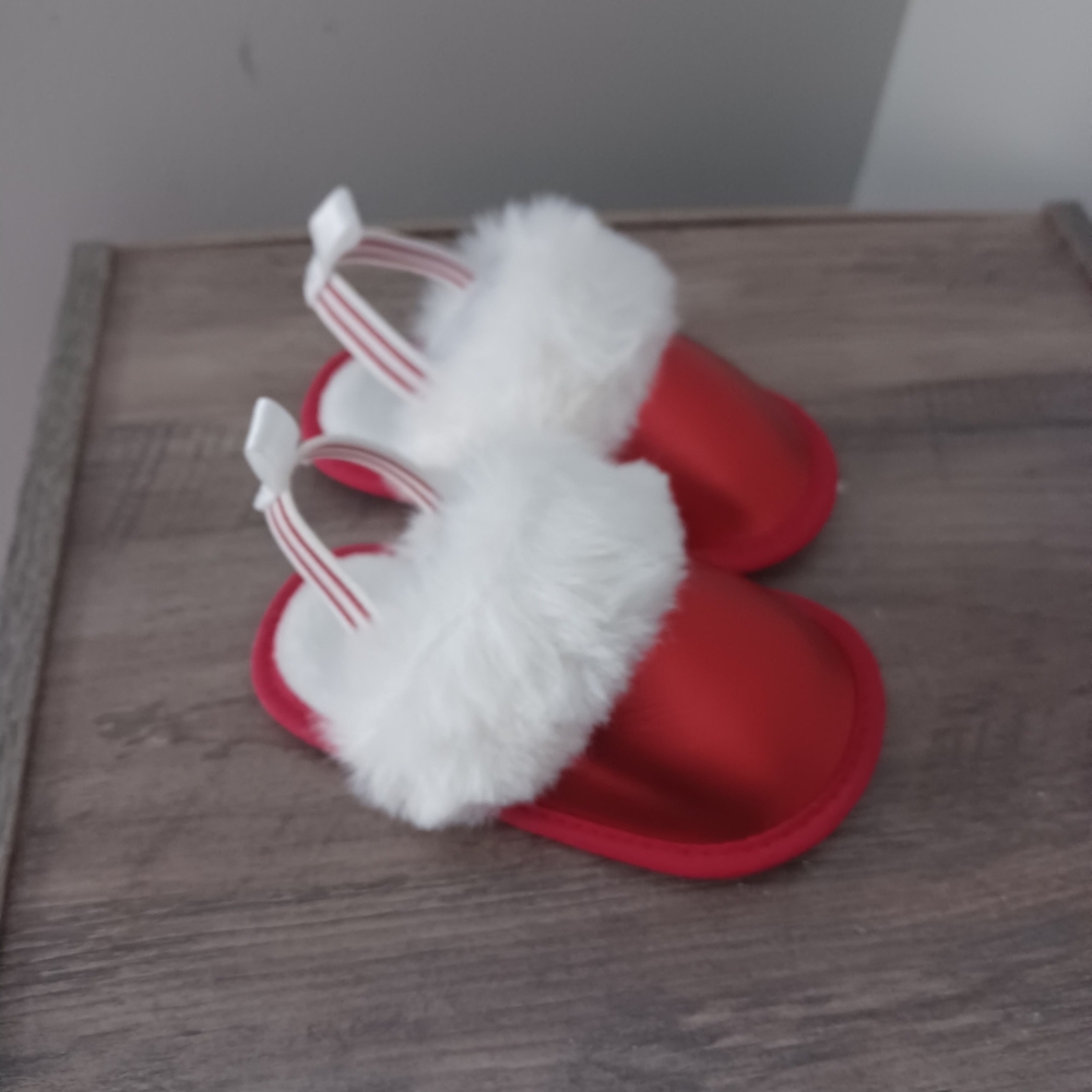 Holiday Time Valentine's Day Strap Back Red Clogs Slippers Sz 3/6M